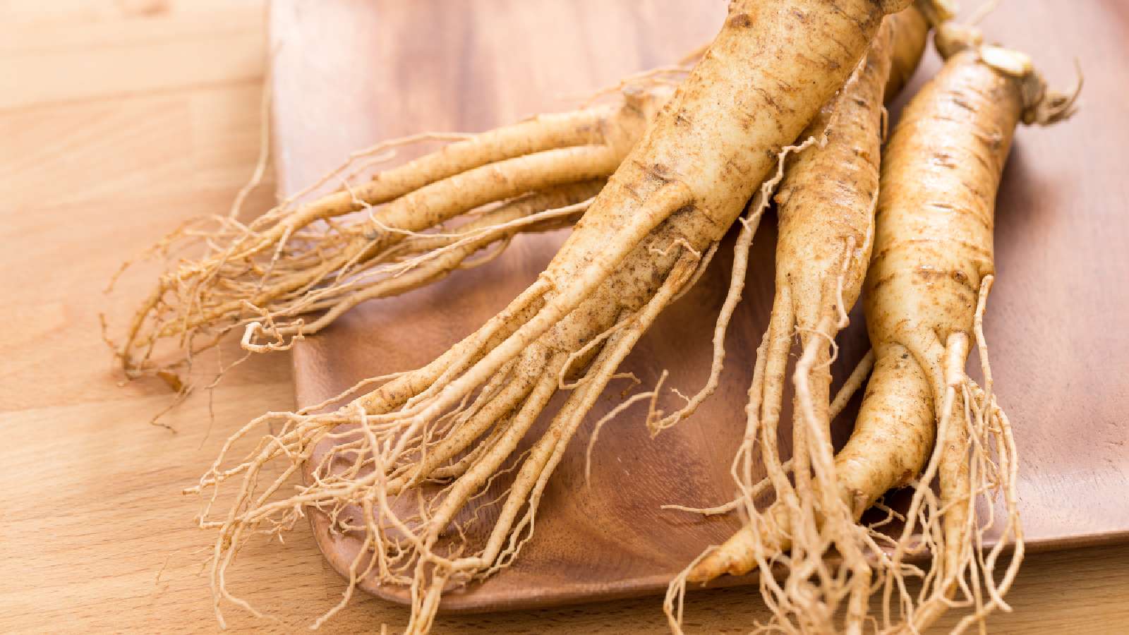 3 ginseng benefits for hair including better growth and scalp health
