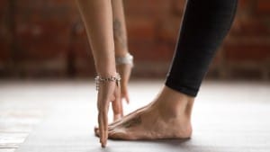 6 expert-approved yoga poses for legs and feet for the ultimate relaxation 6 expert-approved yoga poses for legs and feet for the ultimate relaxation