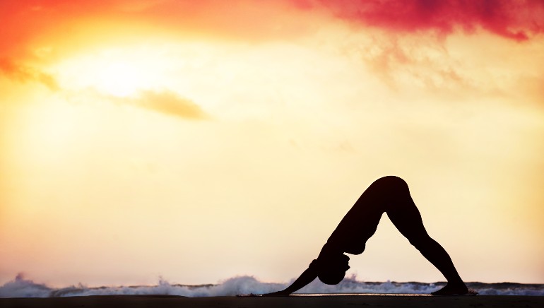 5 yoga asanas that support natural weight management