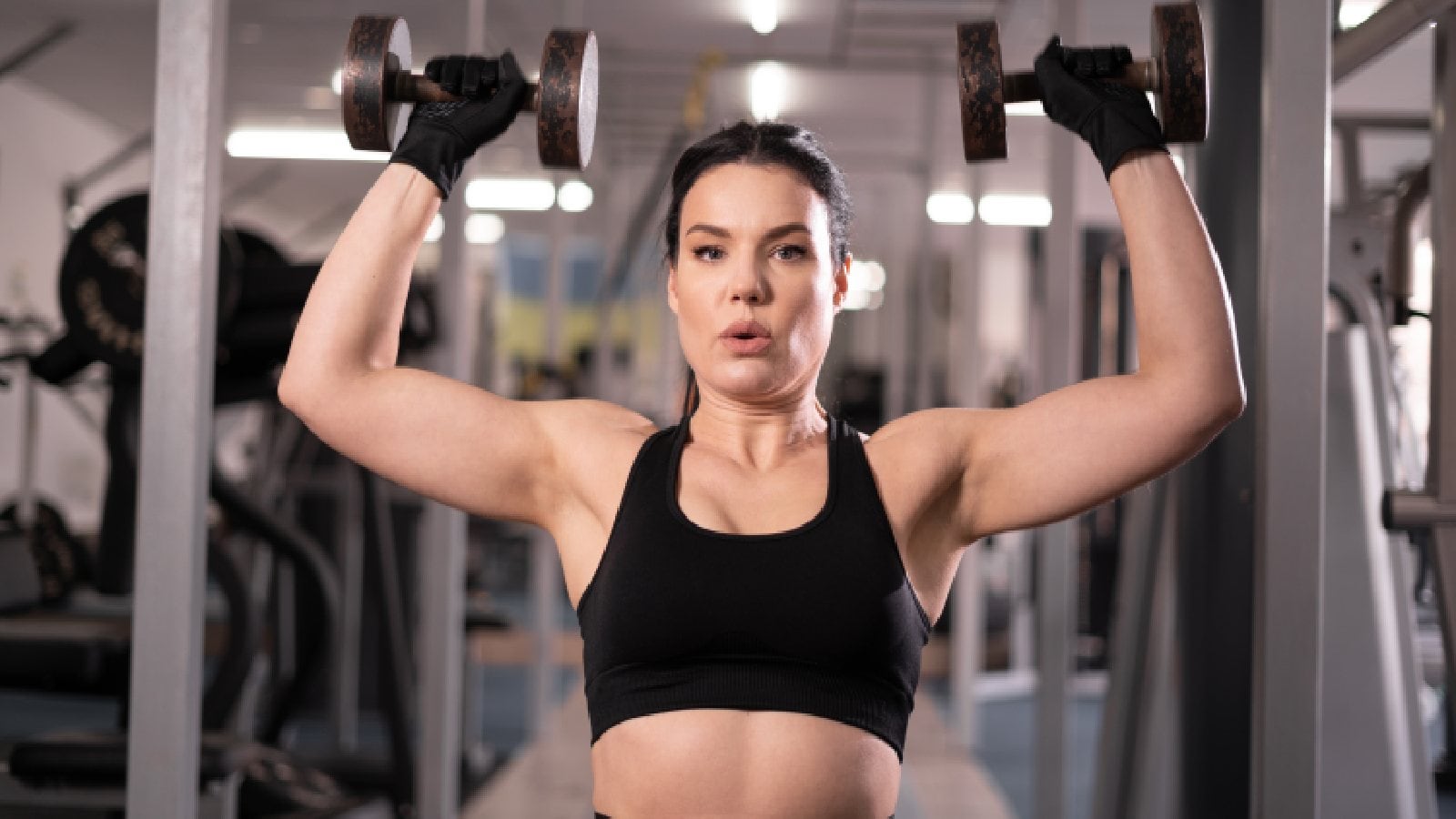 From deadlifts to kettlebell swings: Fitness expert shares 7 weight lifting exercises to reduce belly fat